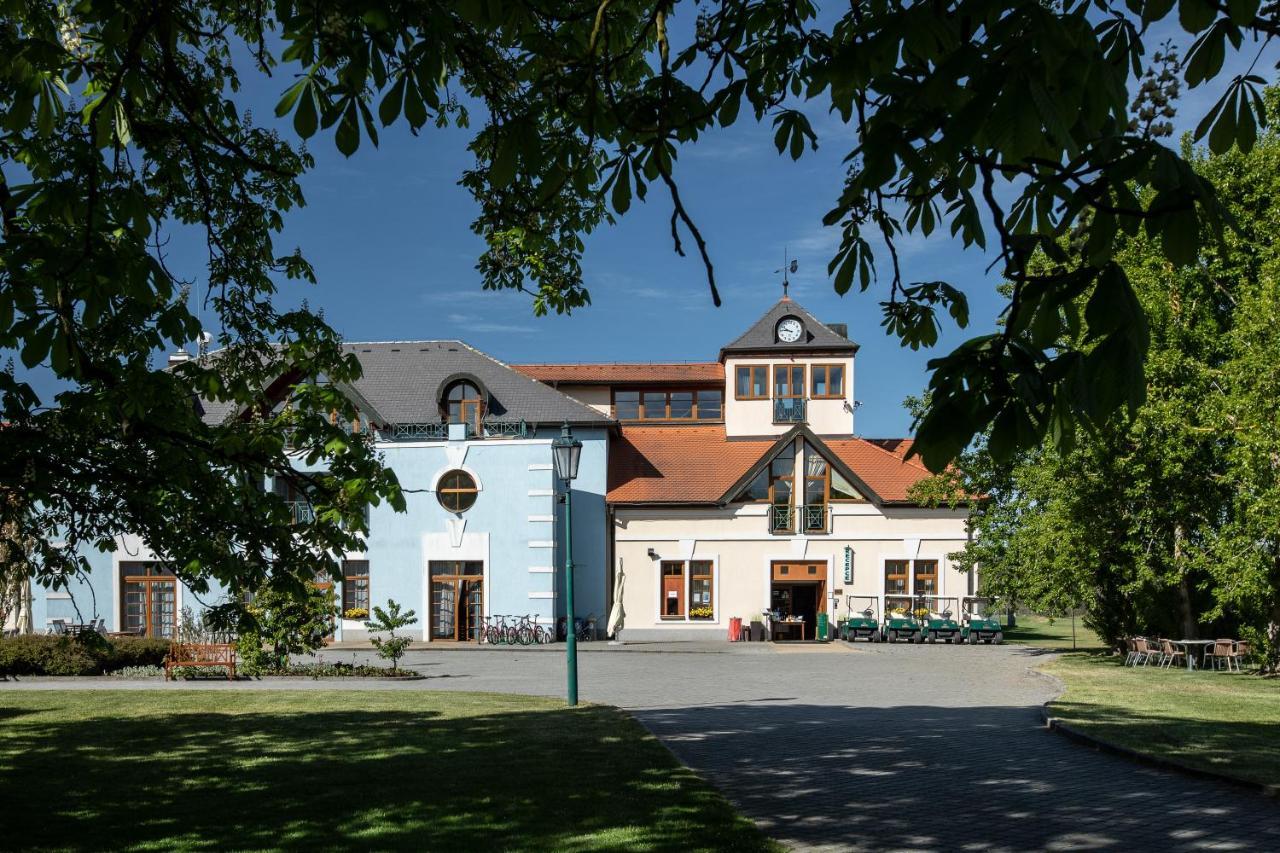 Darovansky Dvur - Wellness & Golf Hotel Brasy ภายนอก รูปภาพ