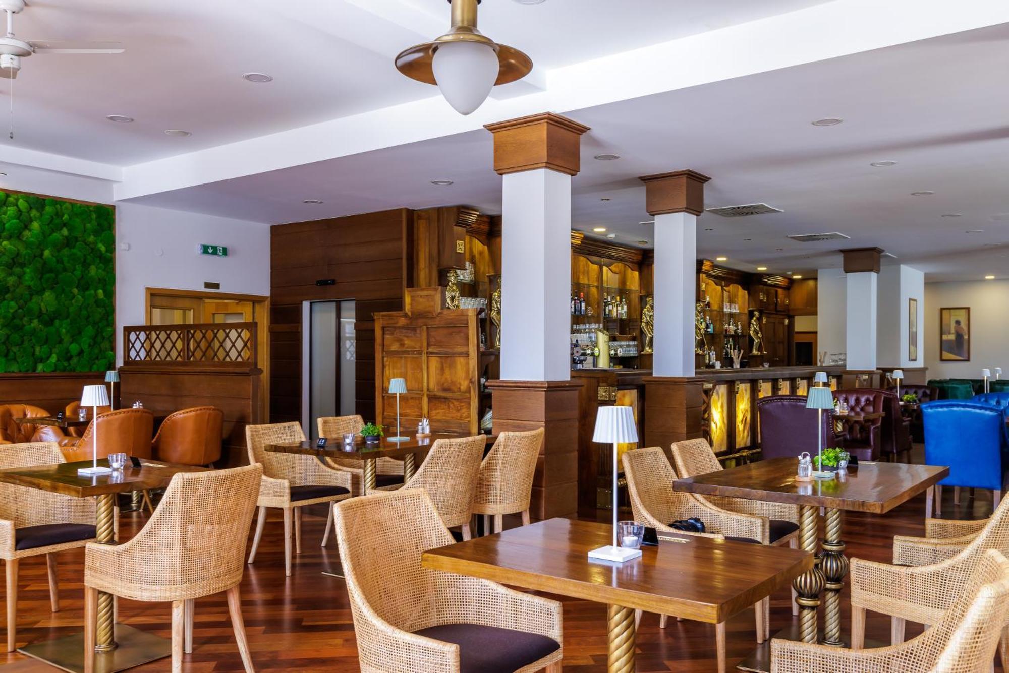 Darovansky Dvur - Wellness & Golf Hotel Brasy ภายนอก รูปภาพ