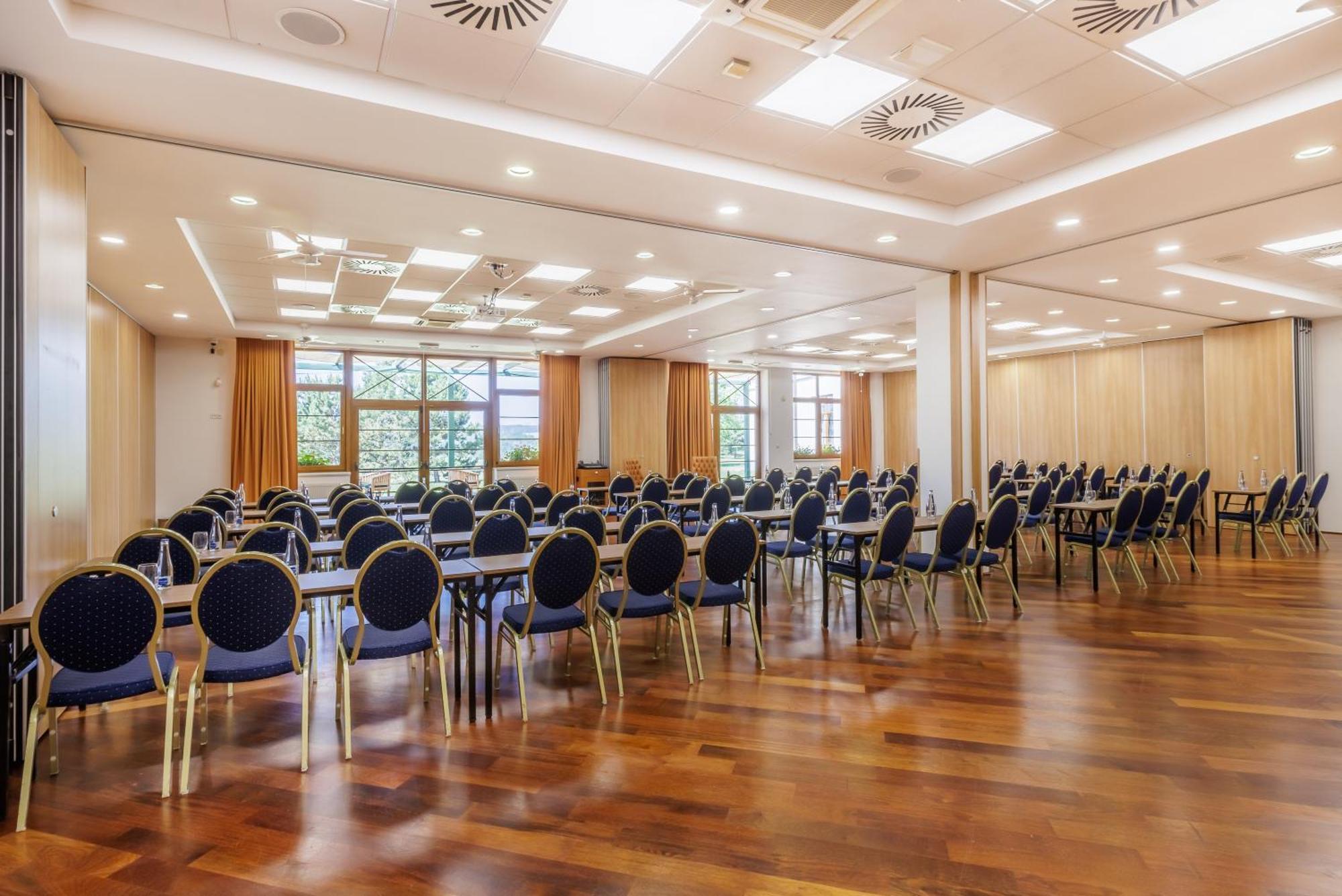 Darovansky Dvur - Wellness & Golf Hotel Brasy ภายนอก รูปภาพ