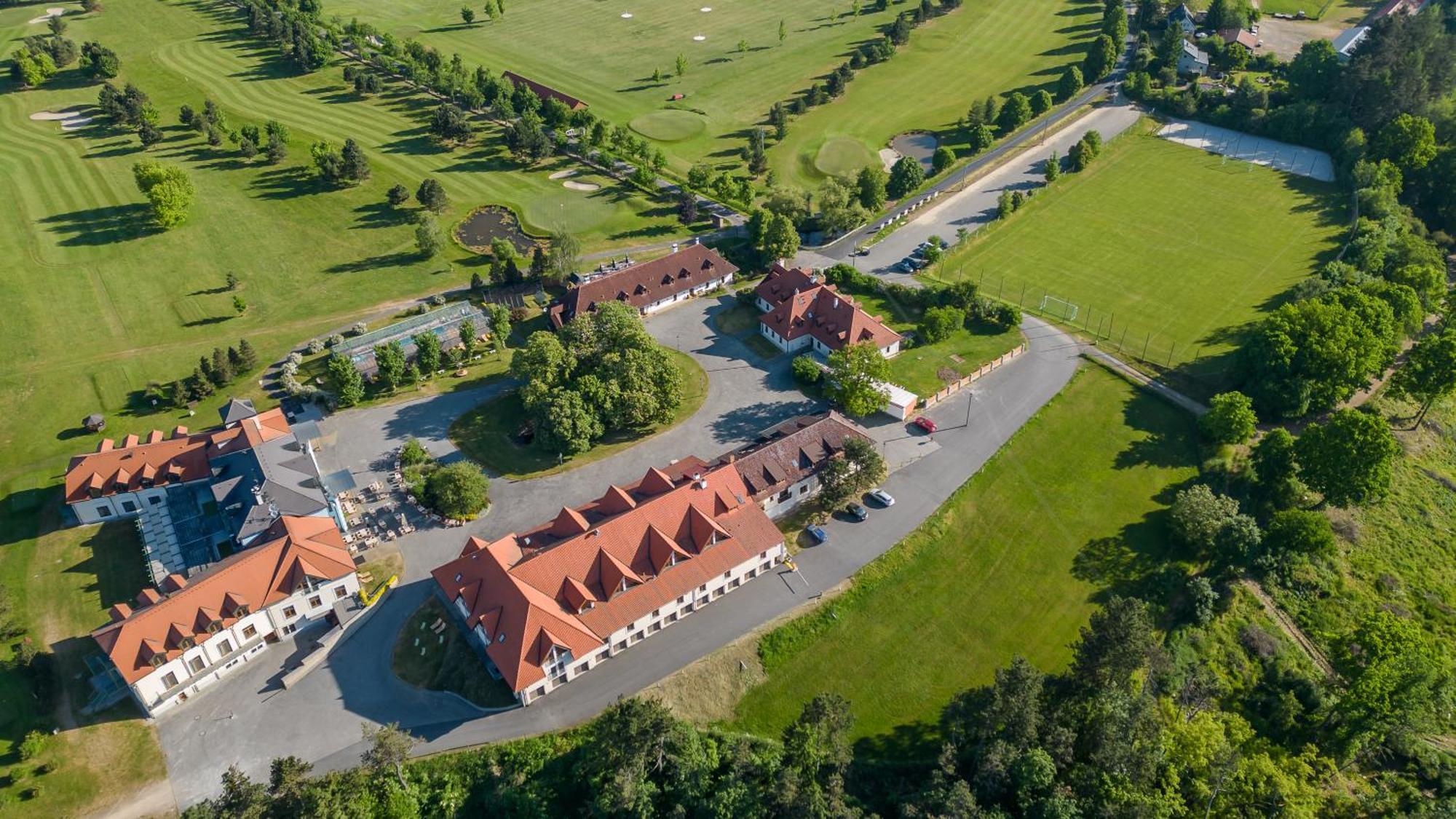 Darovansky Dvur - Wellness & Golf Hotel Brasy ภายนอก รูปภาพ