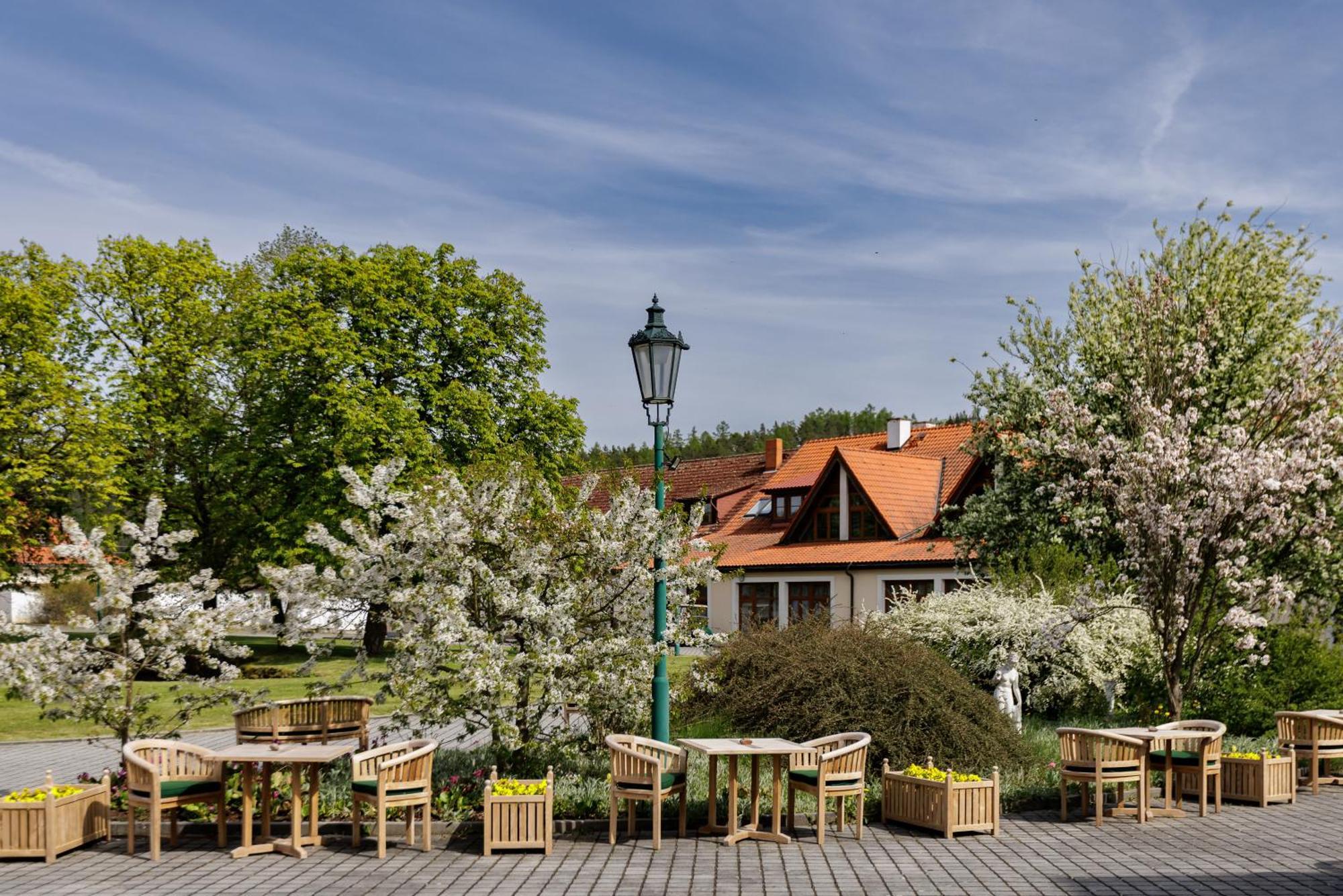 Darovansky Dvur - Wellness & Golf Hotel Brasy ภายนอก รูปภาพ